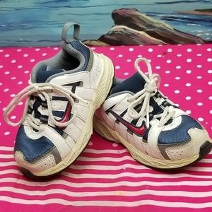 Nike baby shoes size 7